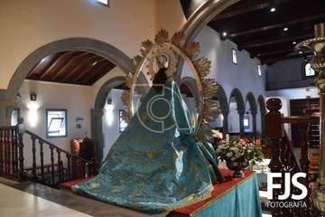 Engalanamiento de la imagen durante la jornada de este viernes/Francisco Santana Ravelo.
